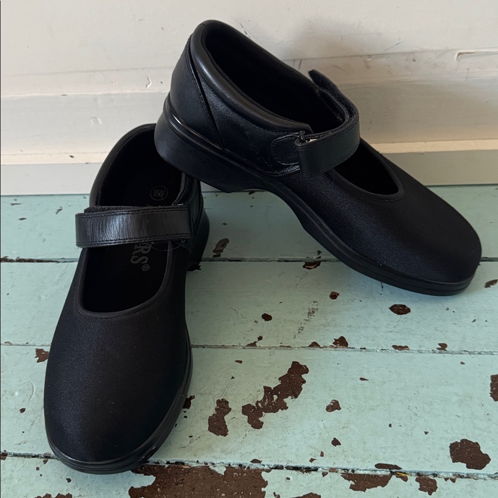 PEDORS Size 9 W Mary Jane Stretch/ Leather Orthopaedic Shoes Easy Access